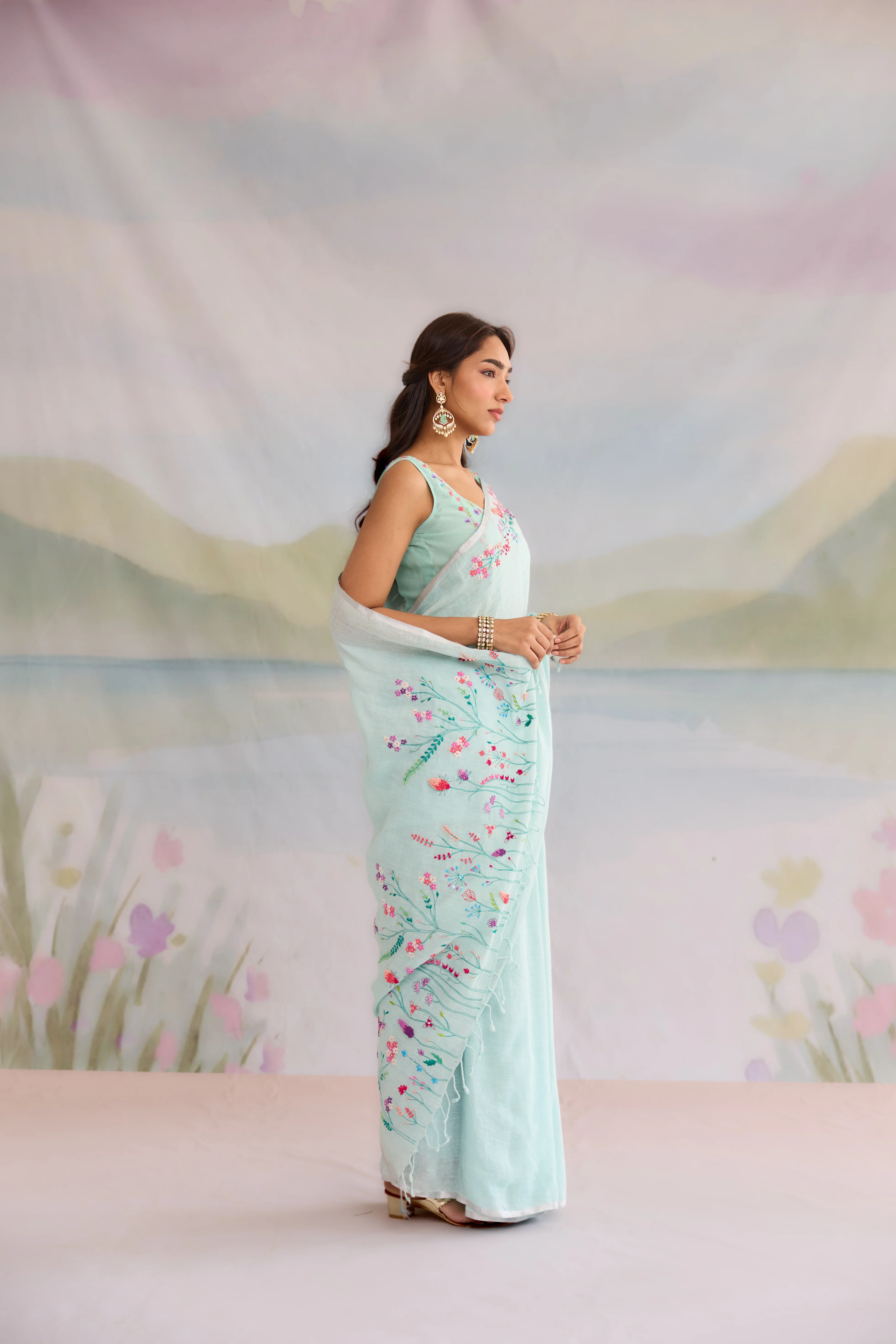Linens Saris